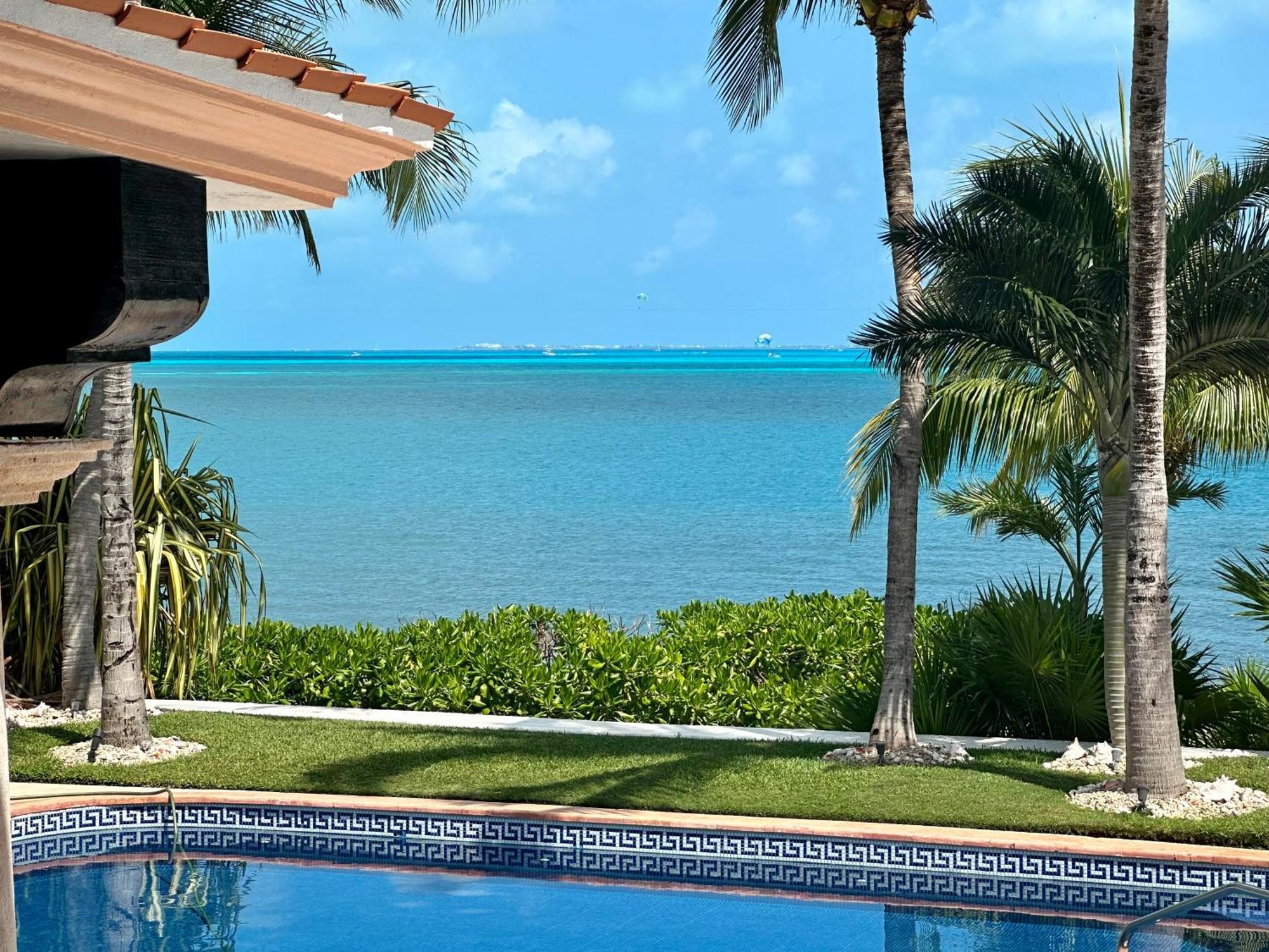 Villa Albatros Oceanfront Luxury Hotelzone Канкун Екстер'єр фото